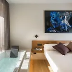 Aera Luxury Suites - 301 302